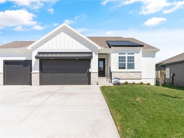 4133 NE Dearborn Lane, Lee's Summit, MO 64064