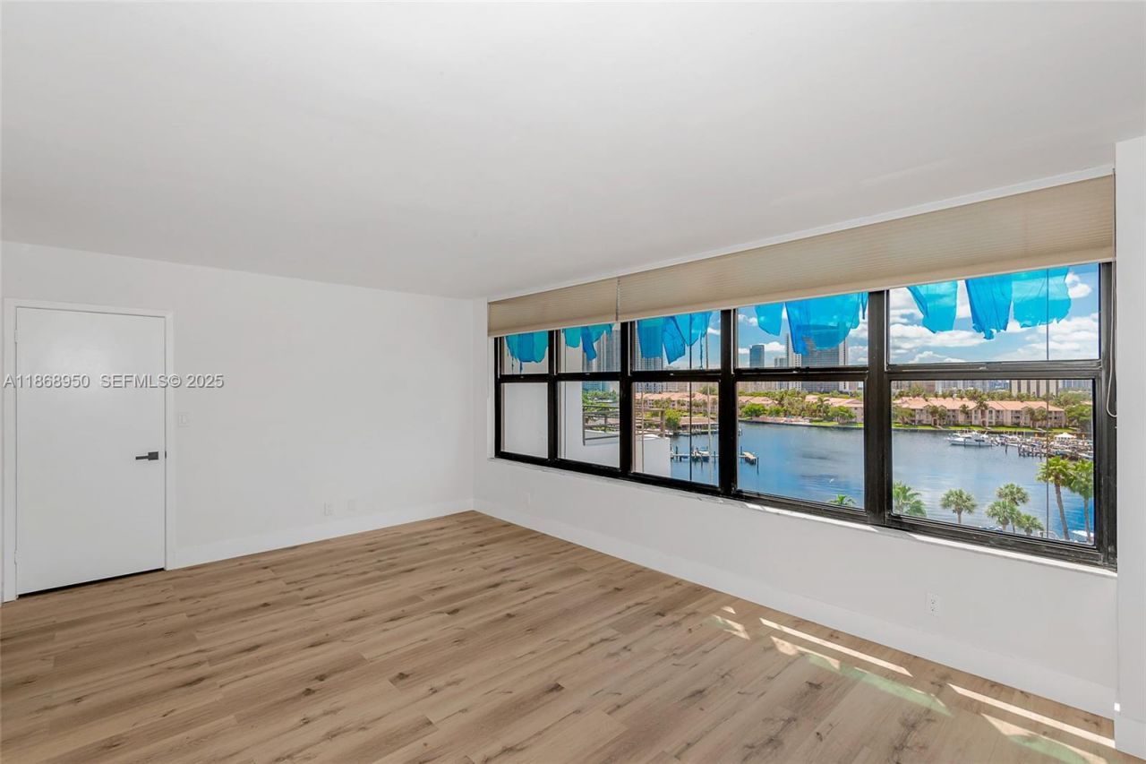 2500 Parkview Dr, Unit 821, Hallandale Beach, FL 33009 Photo