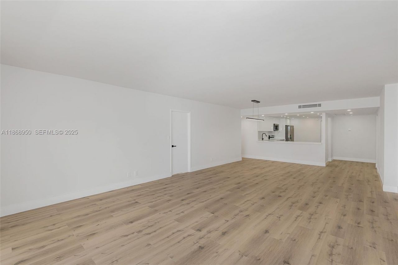 2500 Parkview Dr, Unit 821, Hallandale Beach, FL 33009 Photo