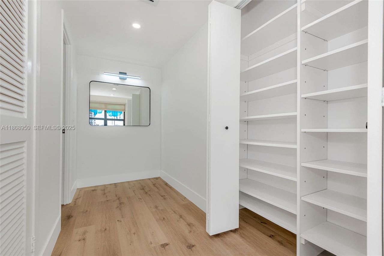 2500 Parkview Dr, Unit 821, Hallandale Beach, FL 33009 Photo