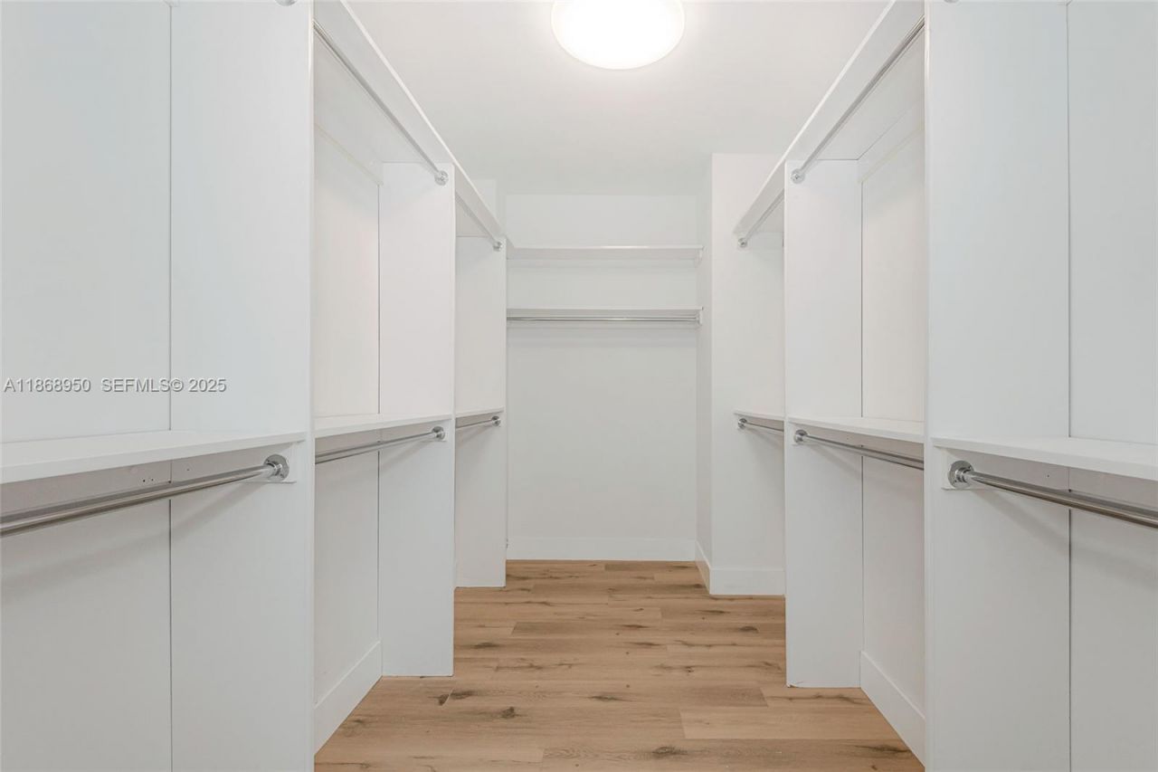 2500 Parkview Dr, Unit 821, Hallandale Beach, FL 33009 Photo