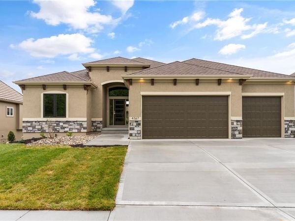 4367 NE Hideaway Drive, Lee's Summit, MO 64064