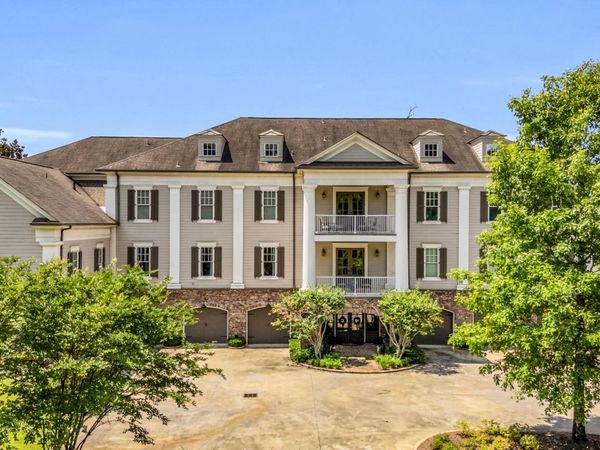 145 Waverly Dr, West Point, MS 39773