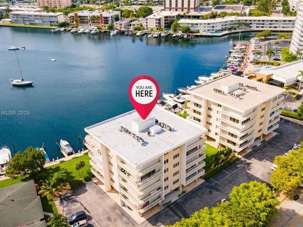 126 Golden Isles Dr, Unit 34A, Hallandale Beach, FL 33009