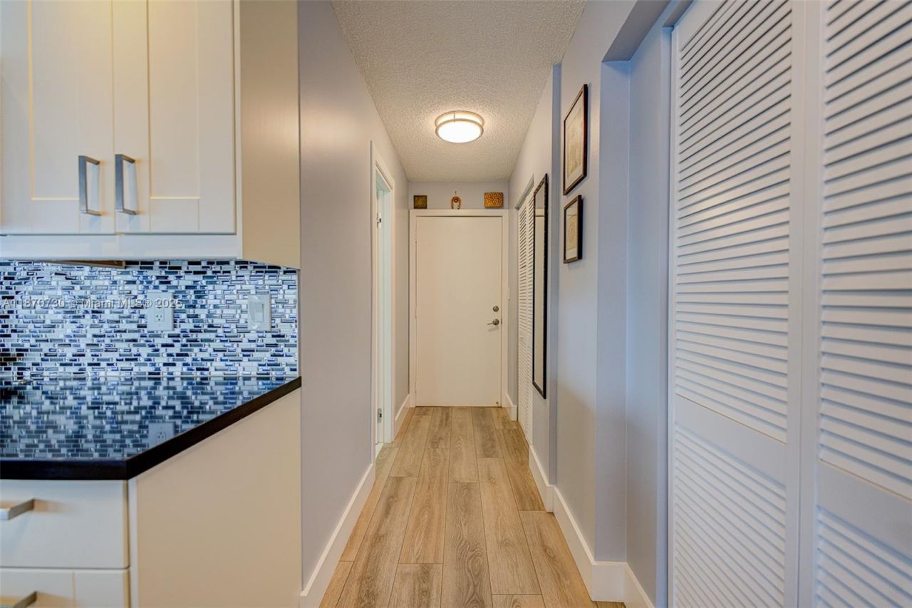 126 Golden Isles Dr, Unit 34A, Hallandale Beach, FL 33009 Photo