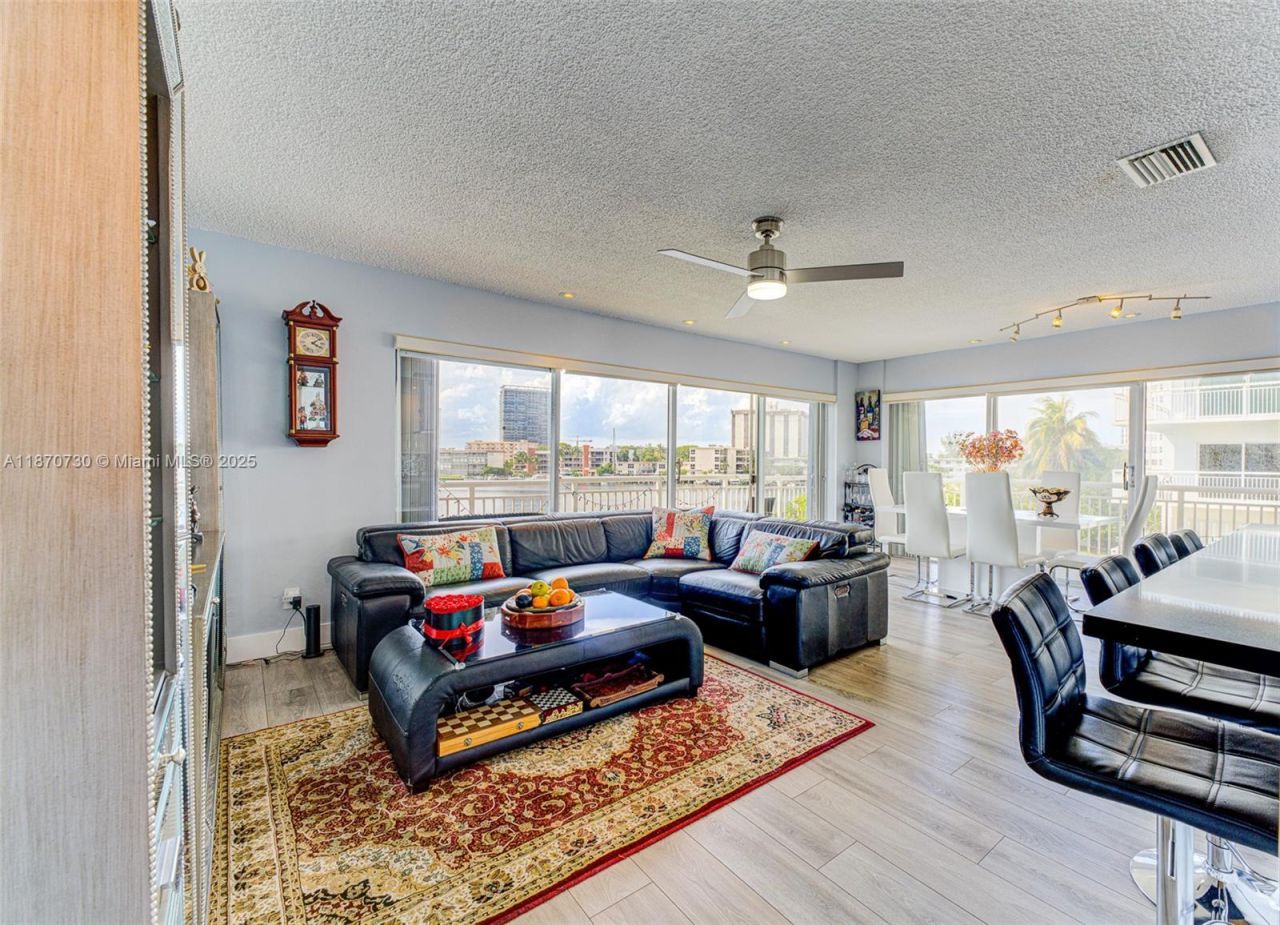 126 Golden Isles Dr, Unit 34A, Hallandale Beach, FL 33009 Photo