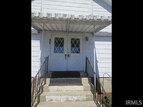 148 E Howard Street, Parker City, IN 47368