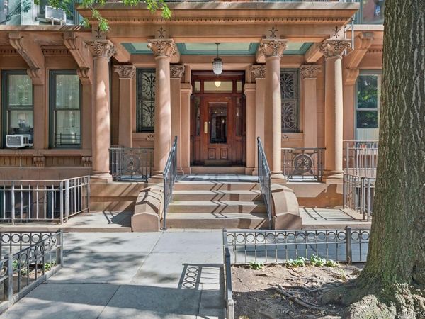 39 Remsen Street, Unit 2D, Brooklyn, NY 11201