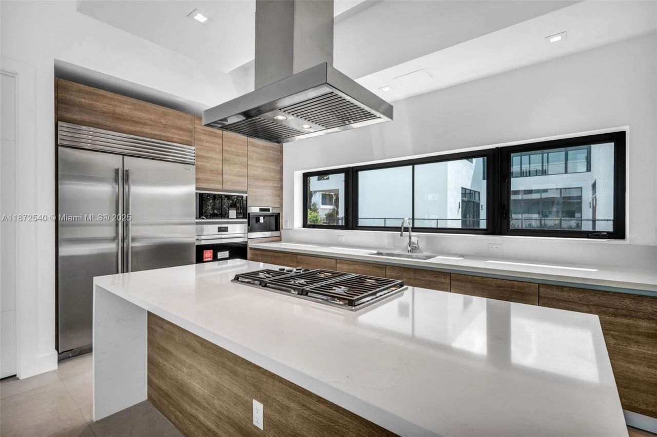 16740 N Botaniko Dr N, Weston, FL 33326 Photo