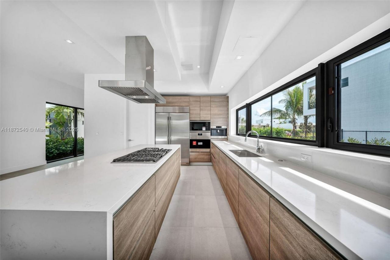 16740 N Botaniko Dr N, Weston, FL 33326 Photo