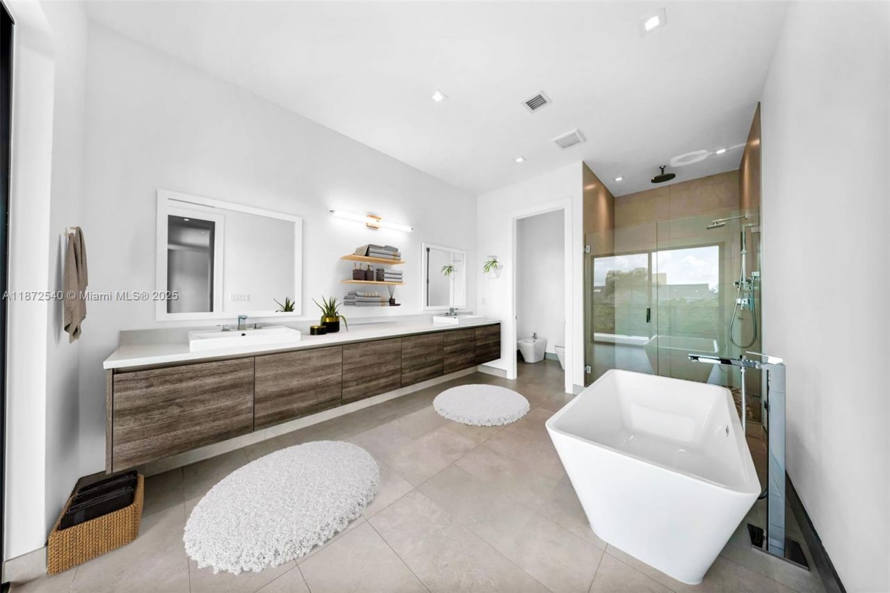 16740 N Botaniko Dr N, Weston, FL 33326 Photo