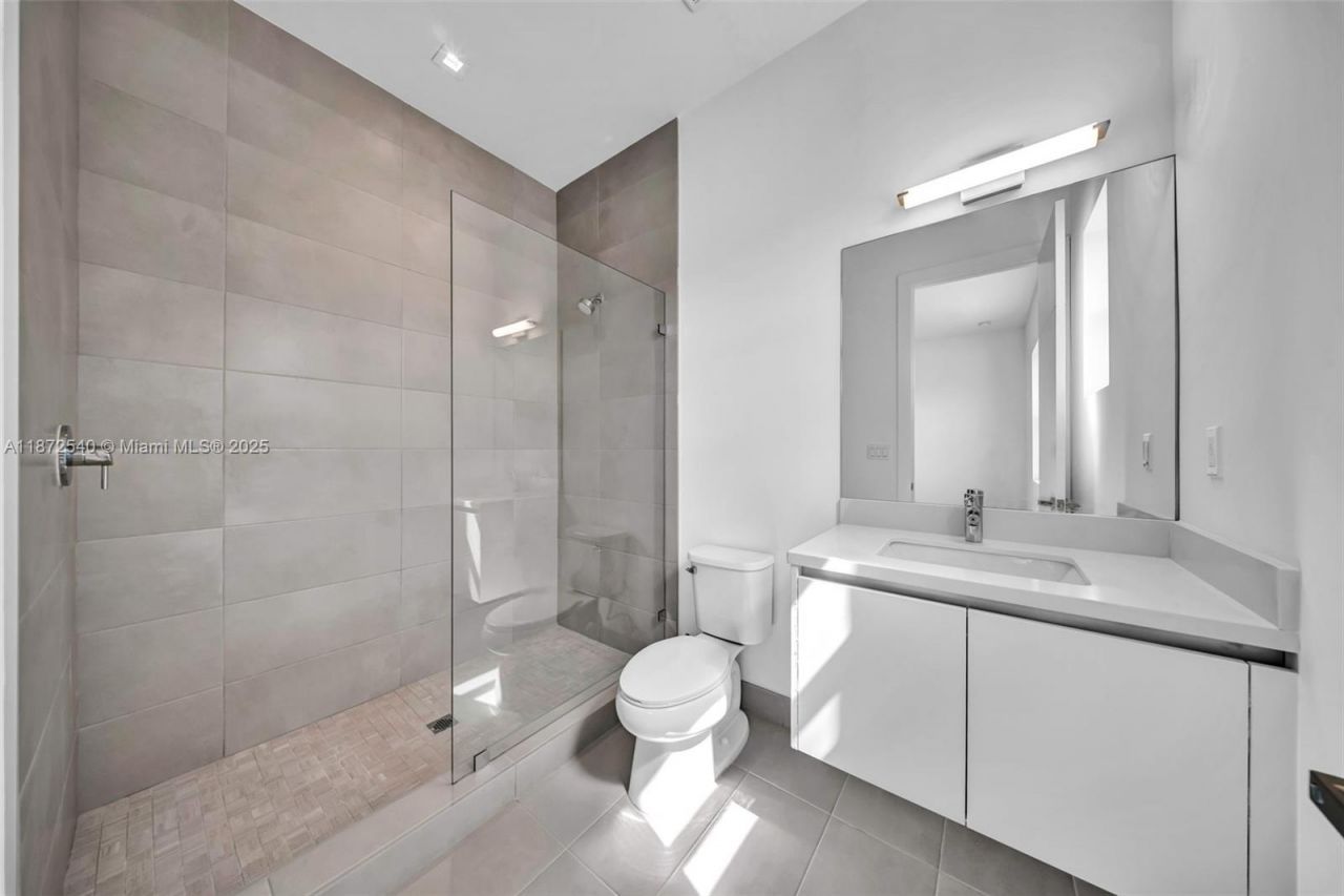 16740 N Botaniko Dr N, Weston, FL 33326 Photo