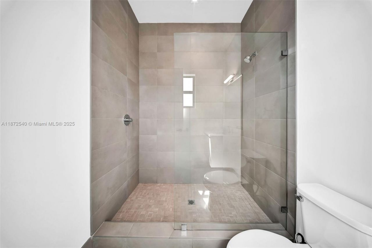 16740 N Botaniko Dr N, Weston, FL 33326 Photo