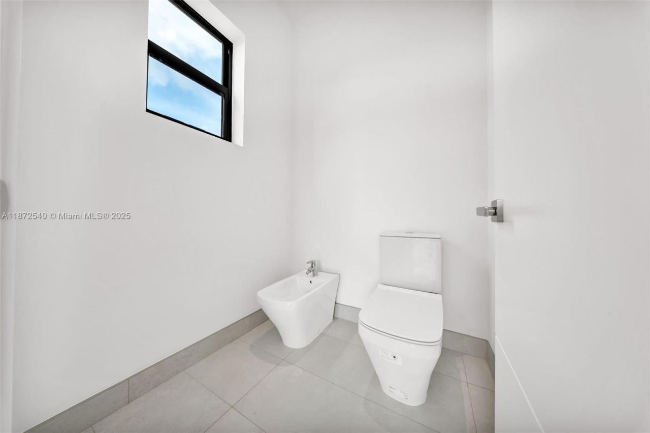 16740 N Botaniko Dr N, Weston, FL 33326 Photo