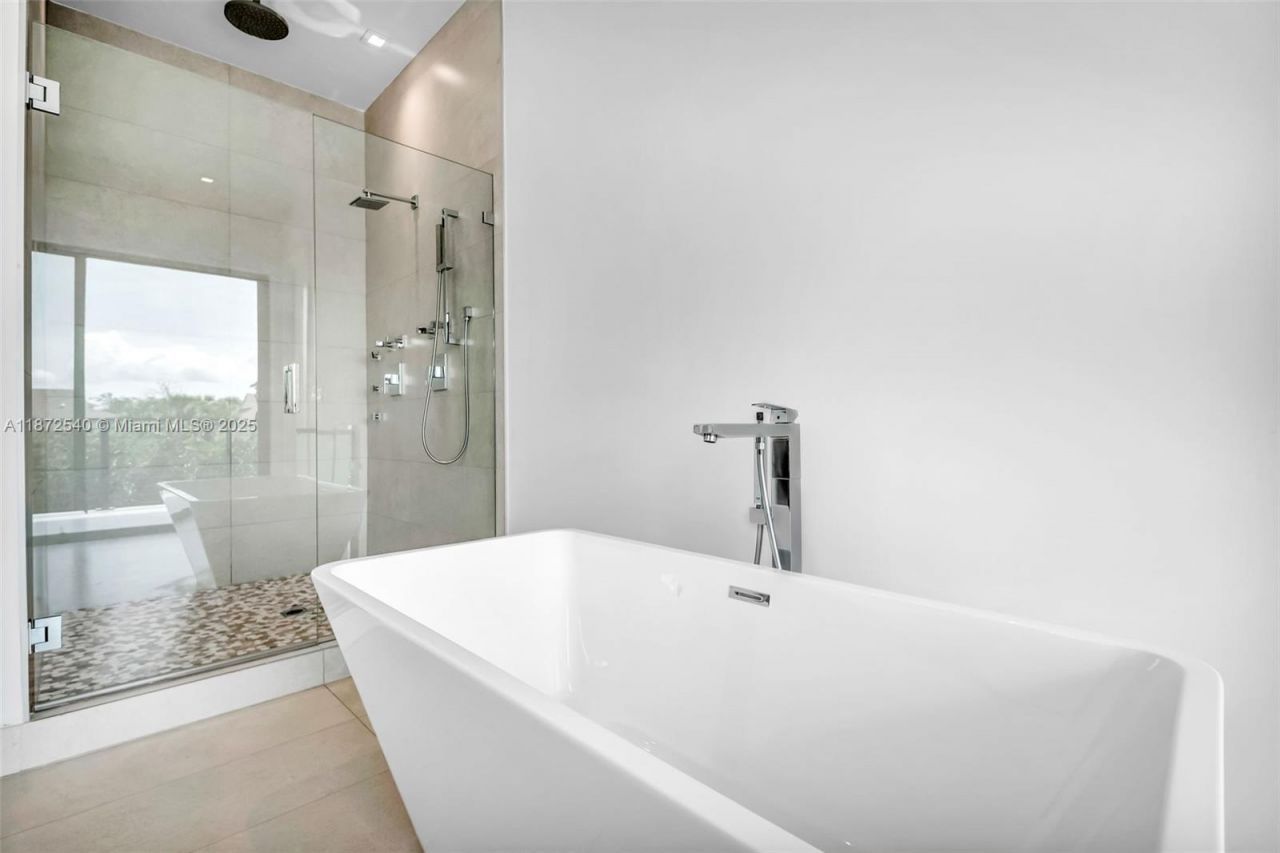 16740 N Botaniko Dr N, Weston, FL 33326 Photo