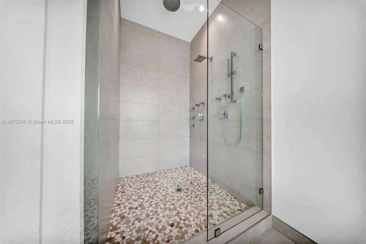 16740 N Botaniko Dr N, Weston, FL 33326 Photo