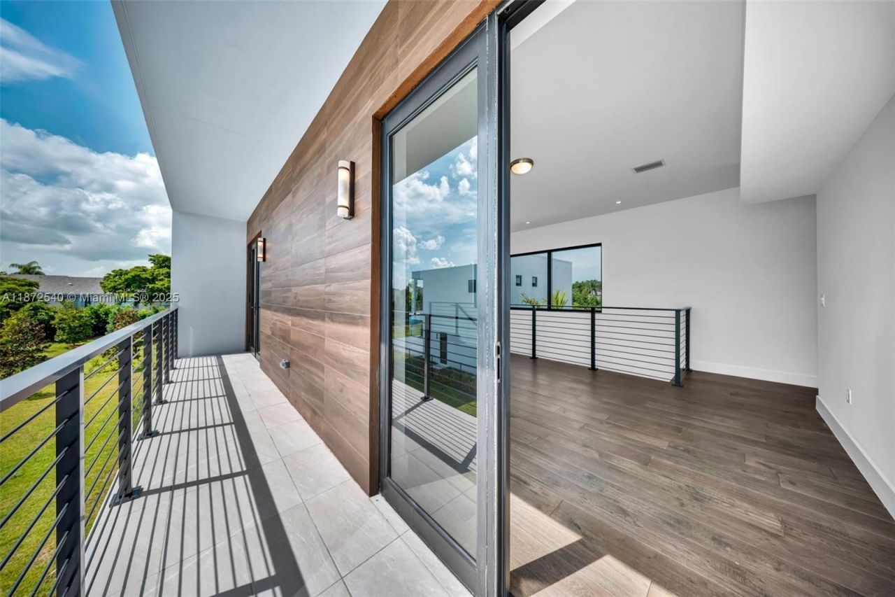 16740 N Botaniko Dr N, Weston, FL 33326 Photo