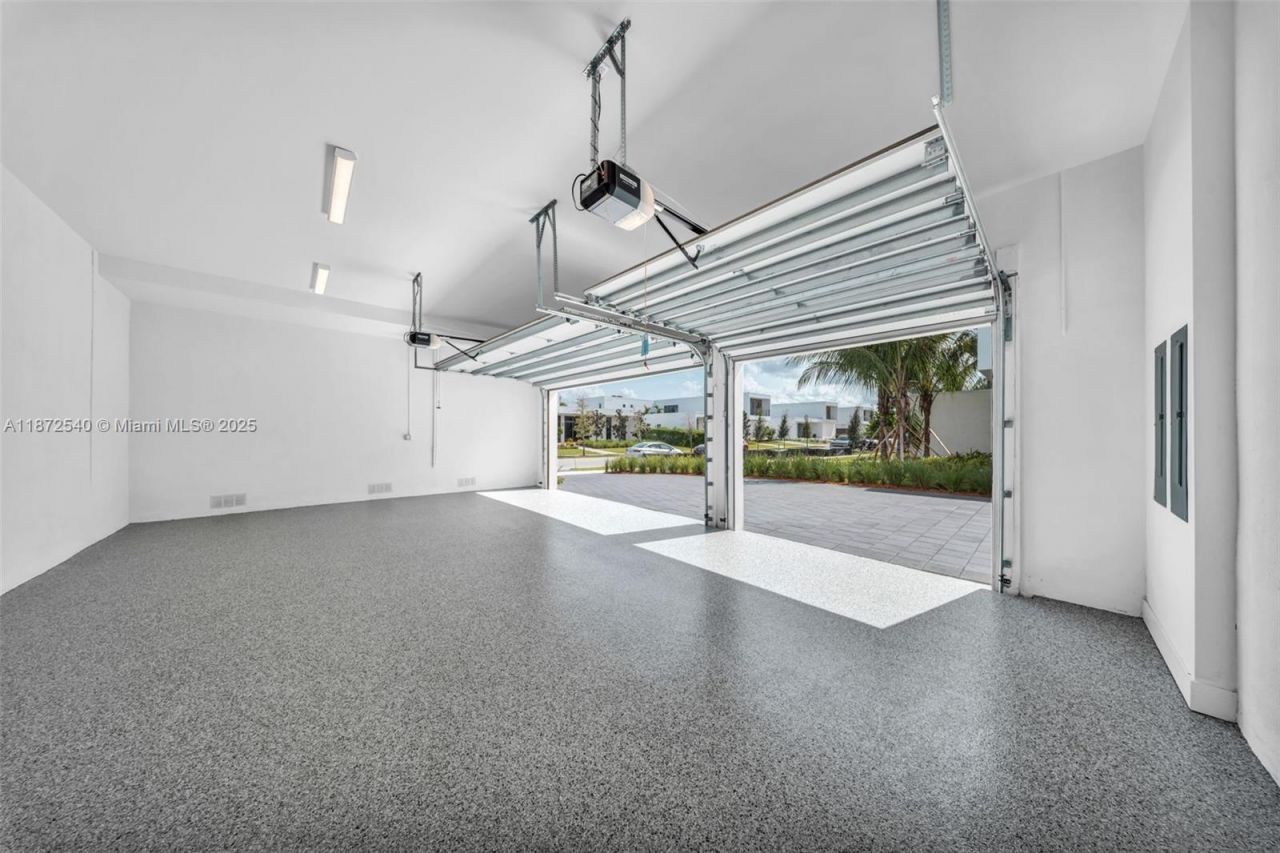 16740 N Botaniko Dr N, Weston, FL 33326 Photo