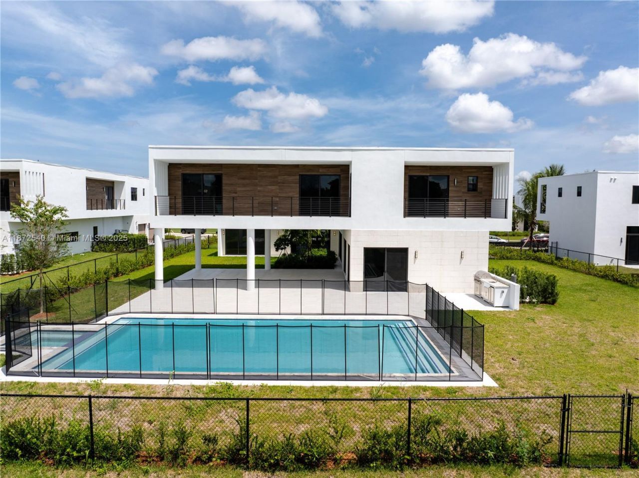 16740 N Botaniko Dr N, Weston, FL 33326 Photo