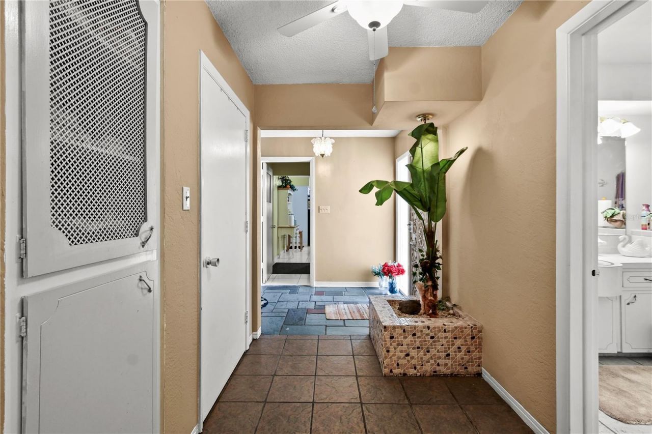 2670 Pinellas Point Drive S, Saint Petersburg, FL 33712 Photo