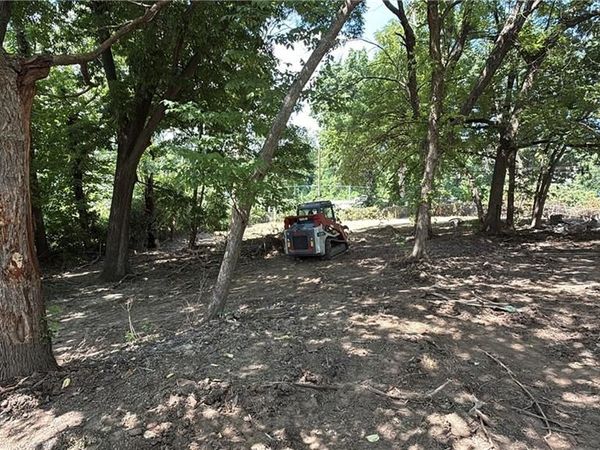 3638 N Woodland Avenue, Kansas City, MO 64116