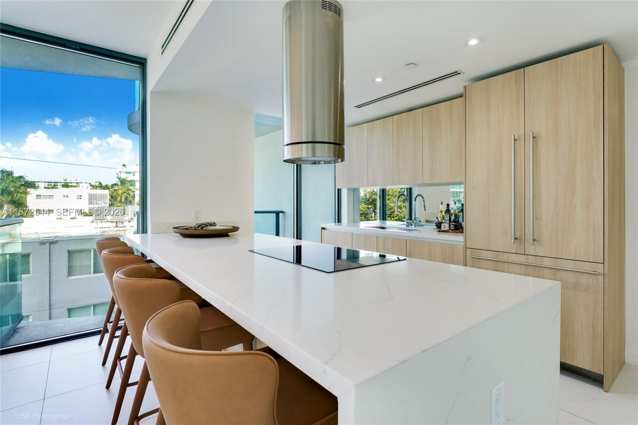 9901 W Bay Harbor Dr, Unit 403, Bay Harbor Islands, FL 33154 Photo
