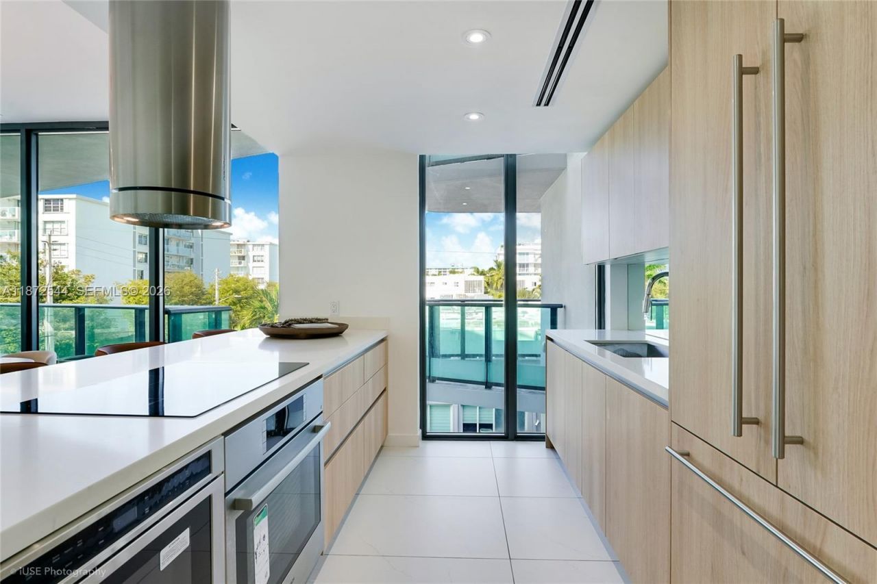 9901 W Bay Harbor Dr, Unit 403, Bay Harbor Islands, FL 33154 Photo