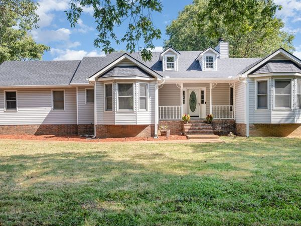 1208 Hartsfield Dr, Columbia, TN 38401