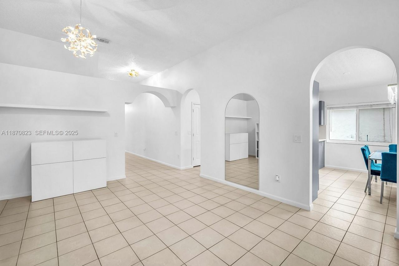 214 SW 180th Ave, Pembroke Pines, FL 33029 Photo