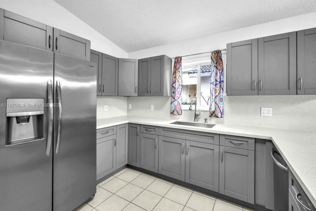 214 SW 180th Ave, Pembroke Pines, FL 33029 Photo