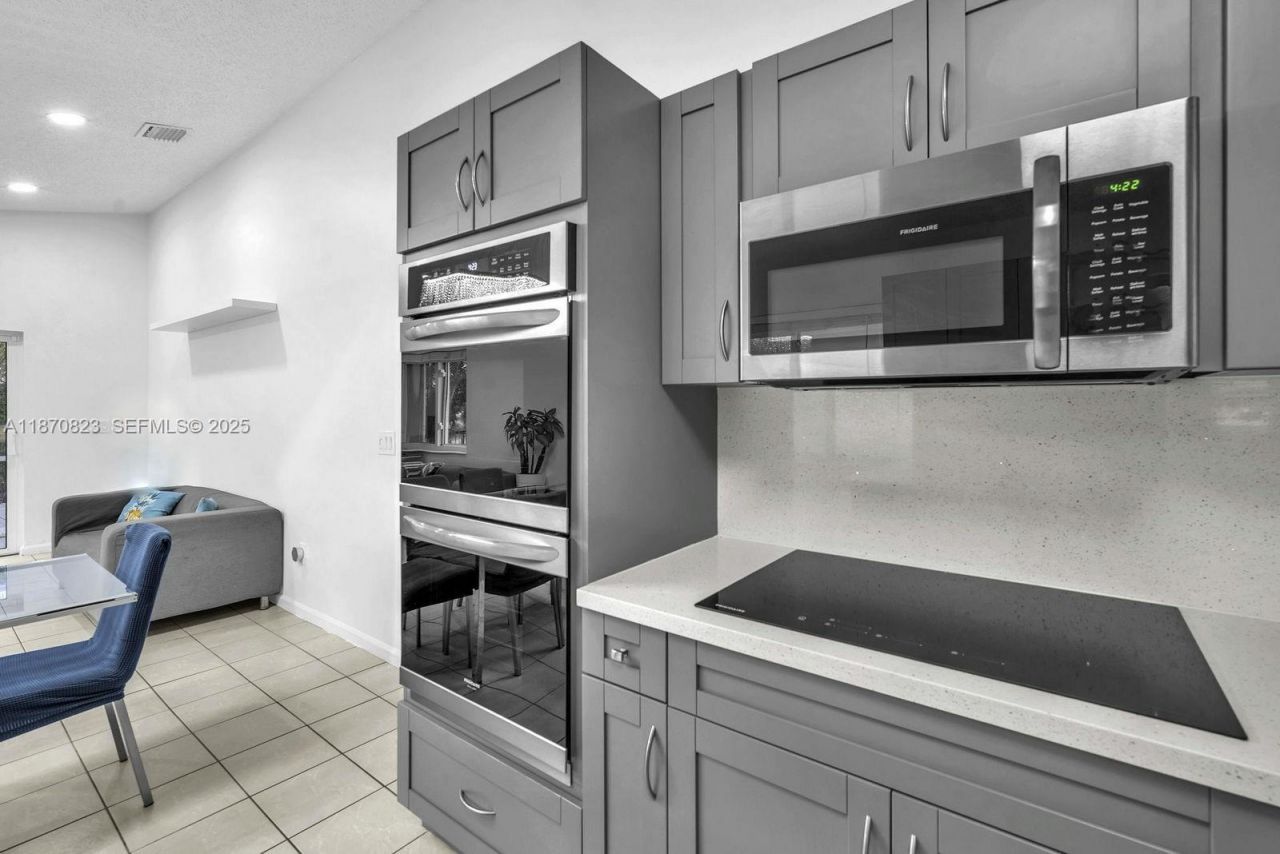 214 SW 180th Ave, Pembroke Pines, FL 33029 Photo