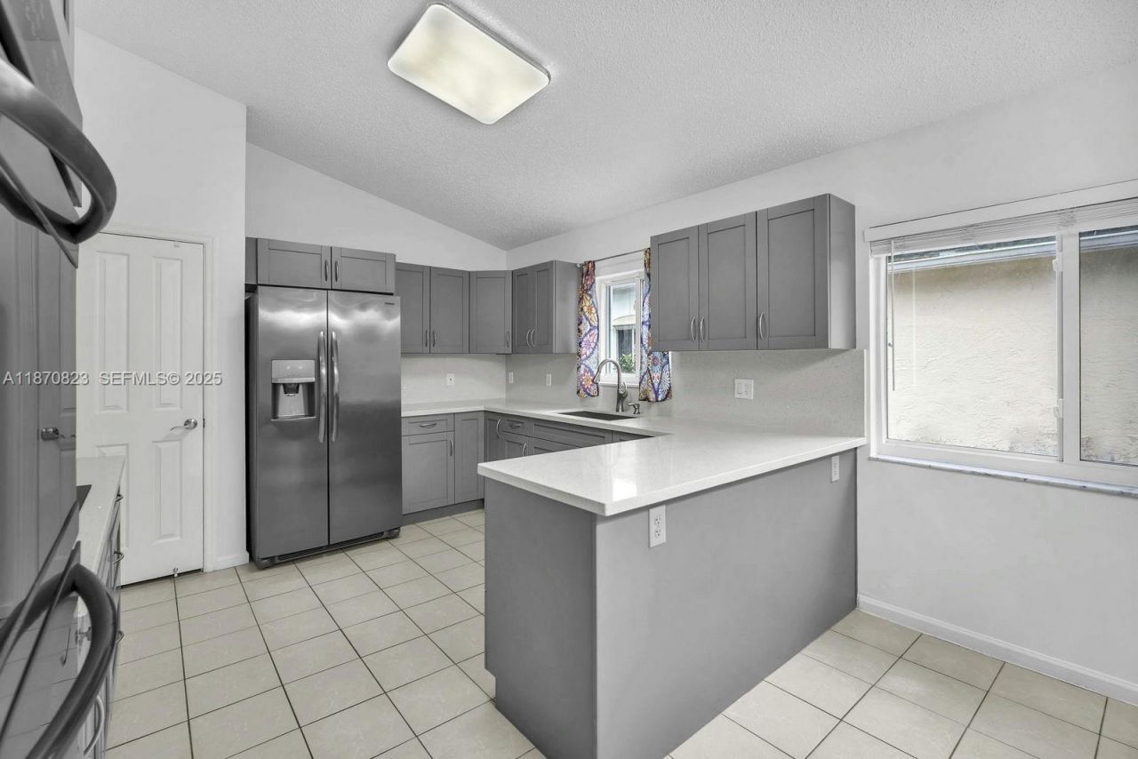 214 SW 180th Ave, Pembroke Pines, FL 33029 Photo