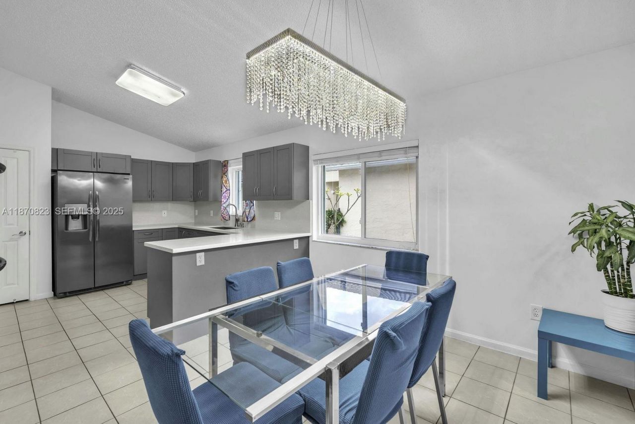 214 SW 180th Ave, Pembroke Pines, FL 33029 Photo