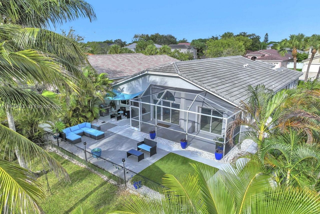 214 SW 180th Ave, Pembroke Pines, FL 33029 Photo