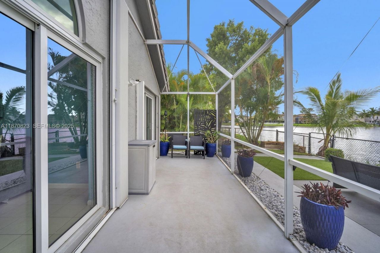 214 SW 180th Ave, Pembroke Pines, FL 33029 Photo