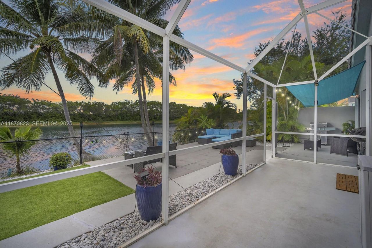 214 SW 180th Ave, Pembroke Pines, FL 33029 Photo