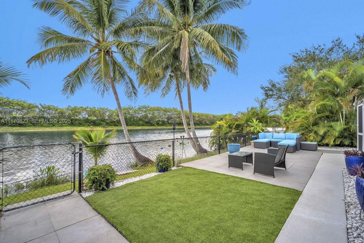 214 SW 180th Ave, Pembroke Pines, FL 33029 Photo