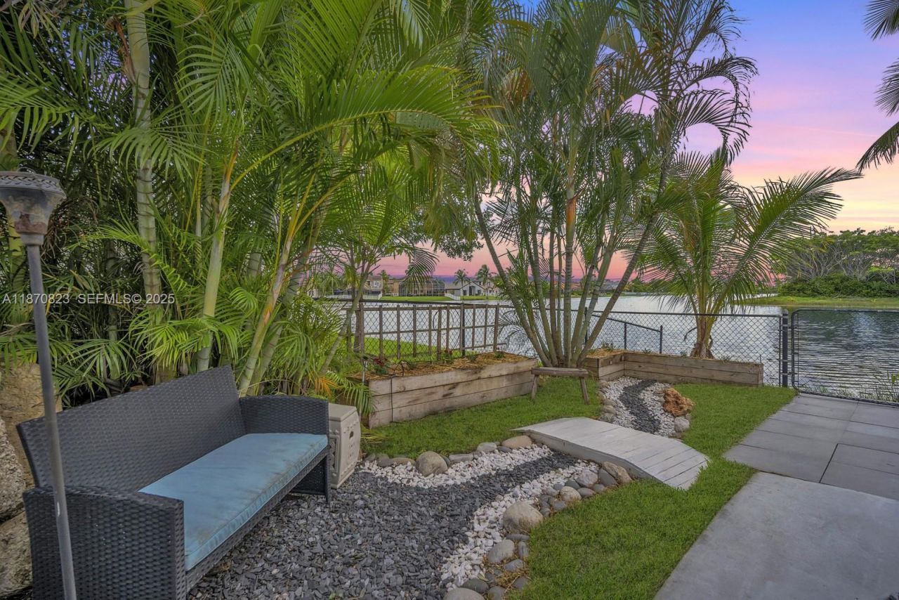 214 SW 180th Ave, Pembroke Pines, FL 33029 Photo