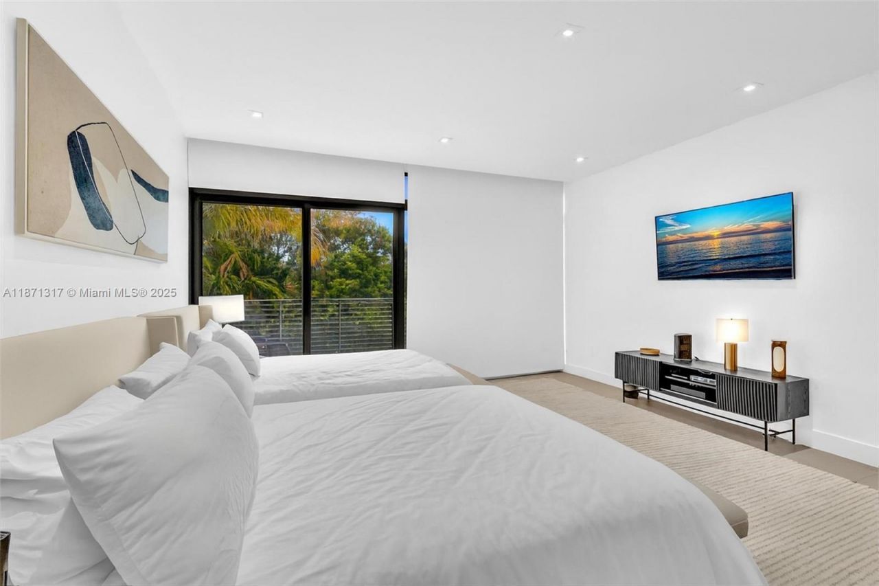 1350 98th St, Bay Harbor Islands, FL 33154 Photo