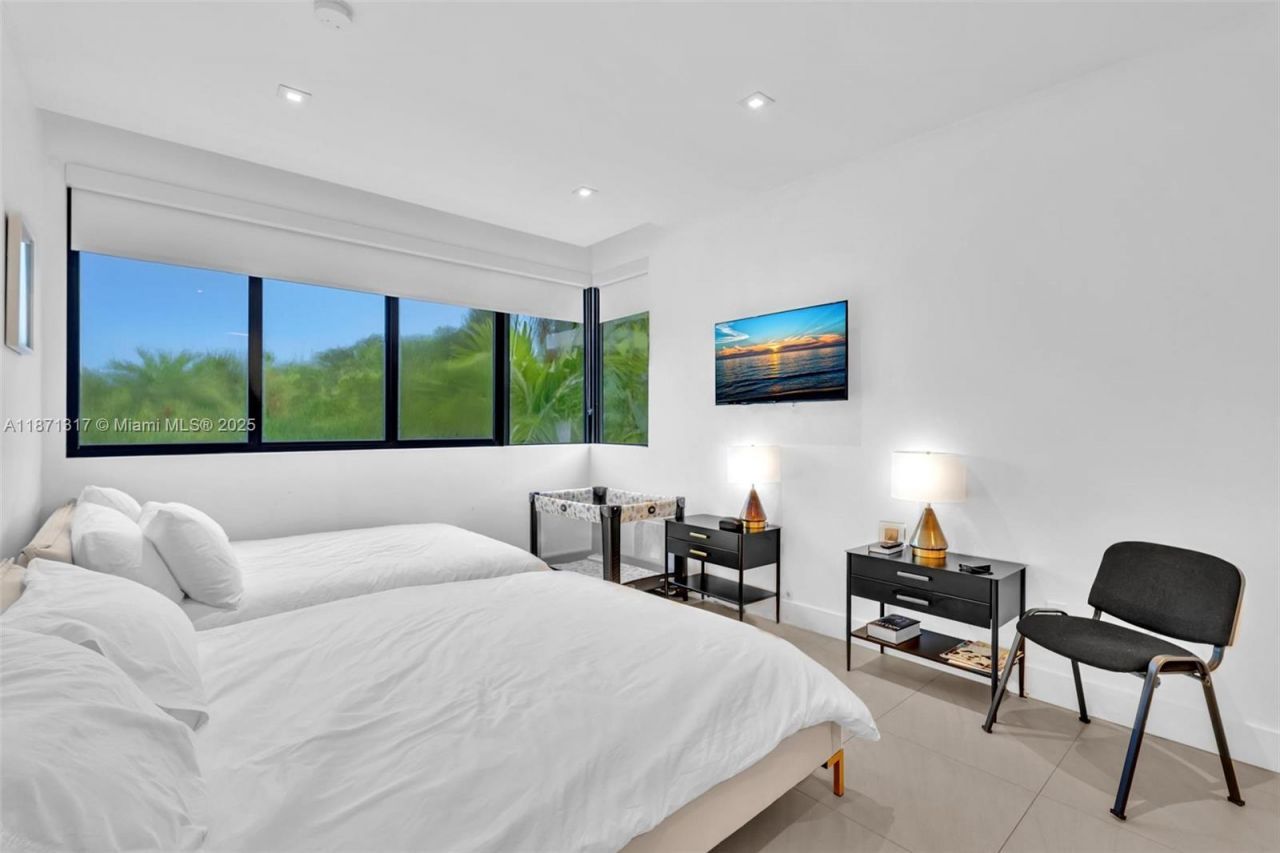 1350 98th St, Bay Harbor Islands, FL 33154 Photo