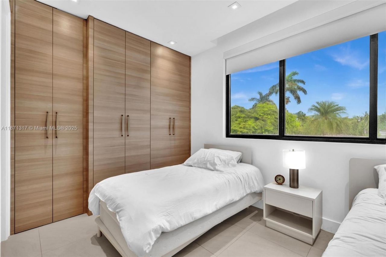 1350 98th St, Bay Harbor Islands, FL 33154 Photo