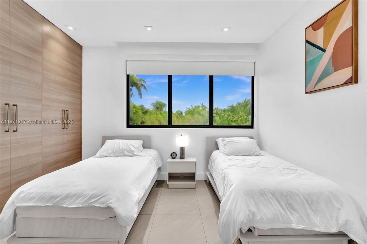 1350 98th St, Bay Harbor Islands, FL 33154 Photo