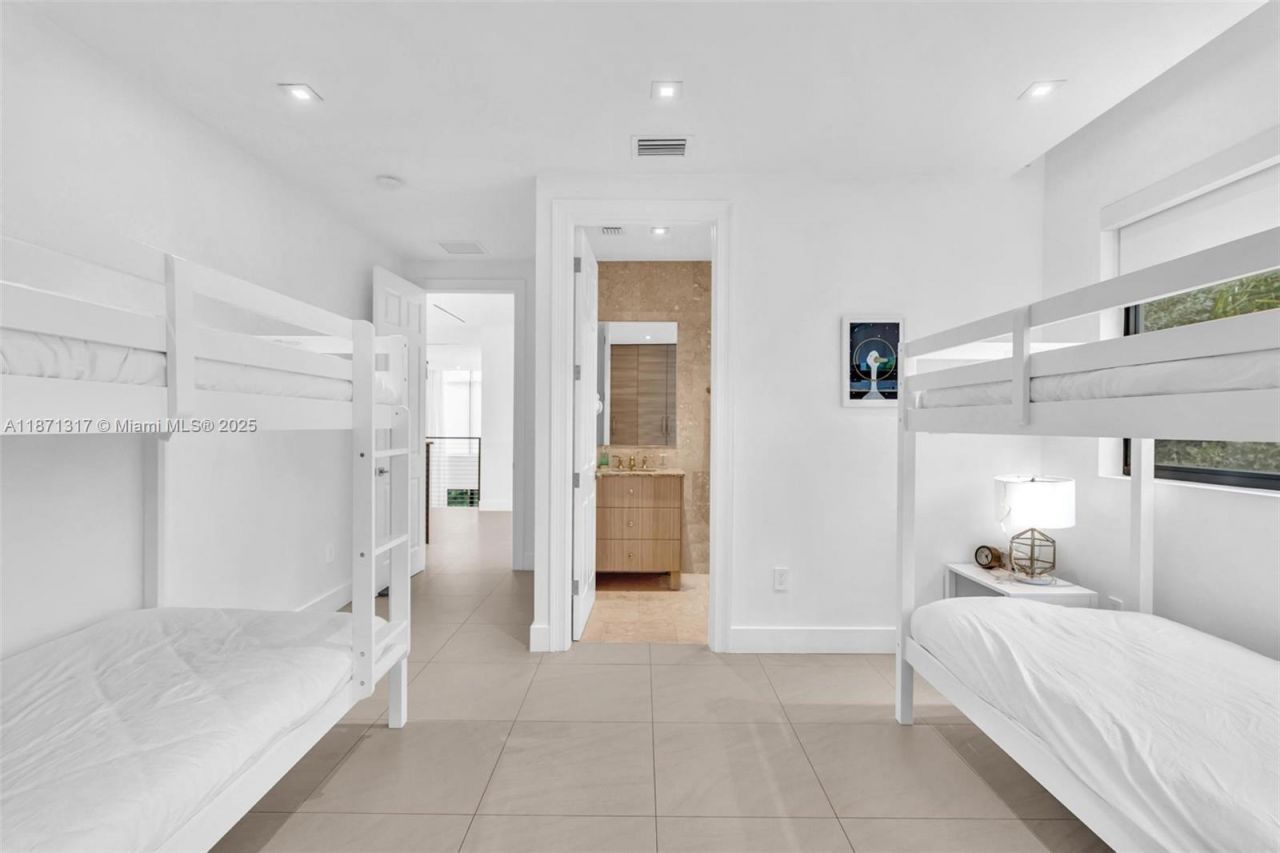 1350 98th St, Bay Harbor Islands, FL 33154 Photo