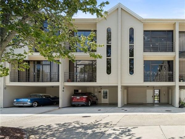 127 E HIGHWAY 22, Unit W8, Madisonville, LA 70447