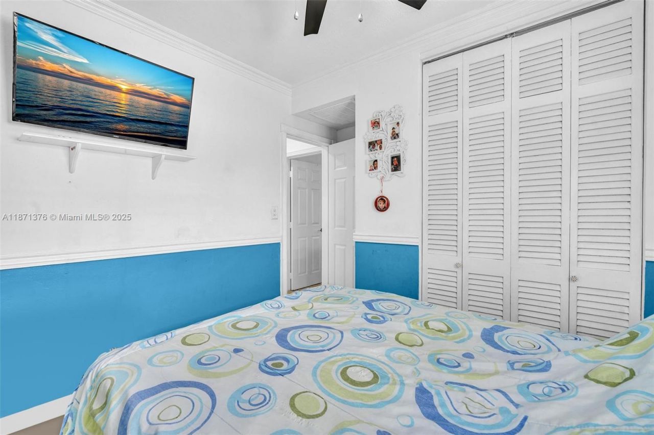 590 W 39th St, Hialeah, FL 33012 Photo