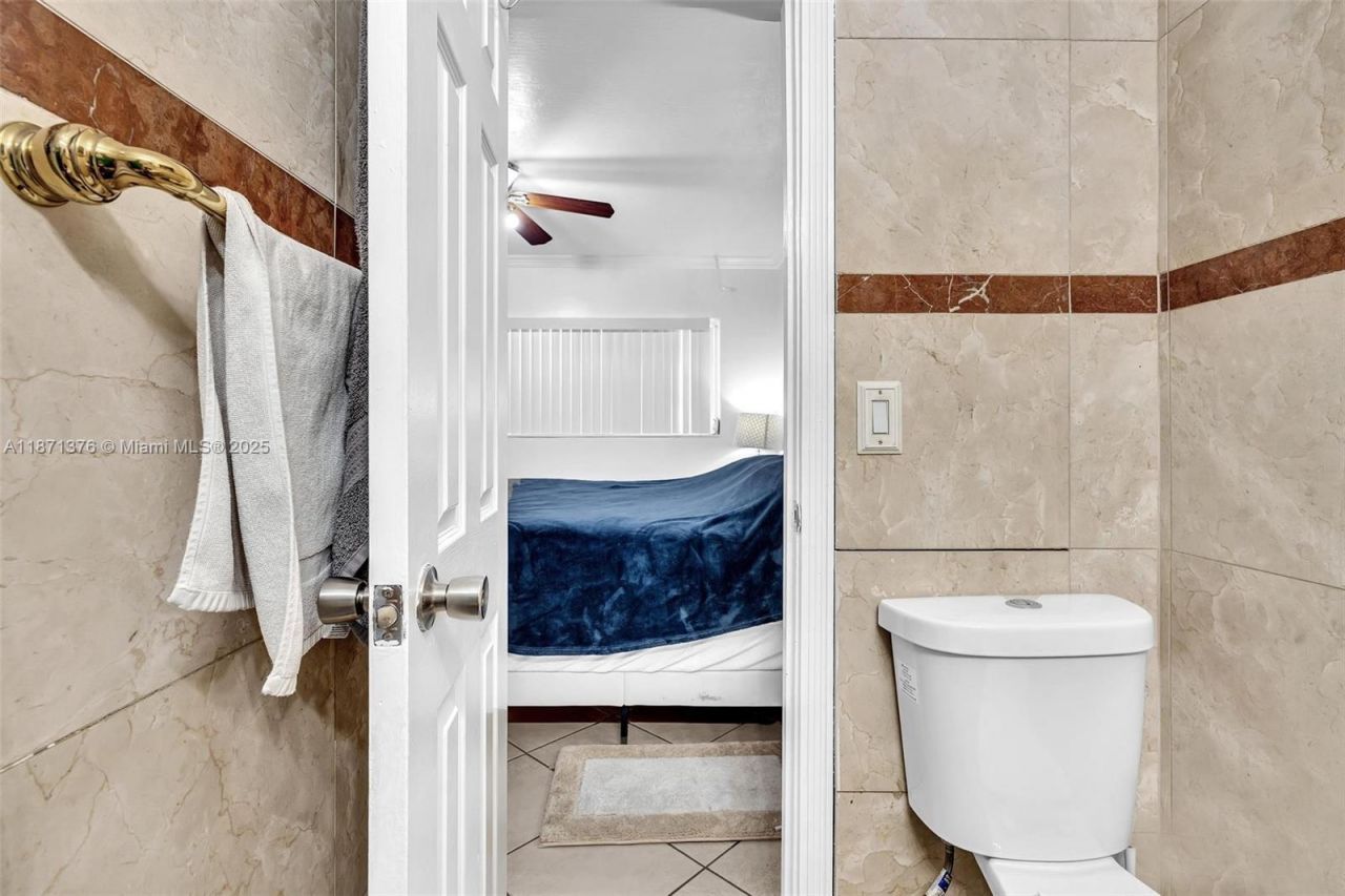 590 W 39th St, Hialeah, FL 33012 Photo