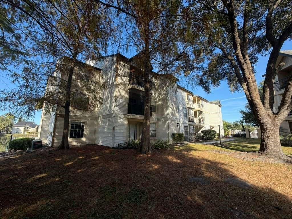 1972 Lake Atriums Circle, Unit 181, Orlando, FL 32839 Main Photo