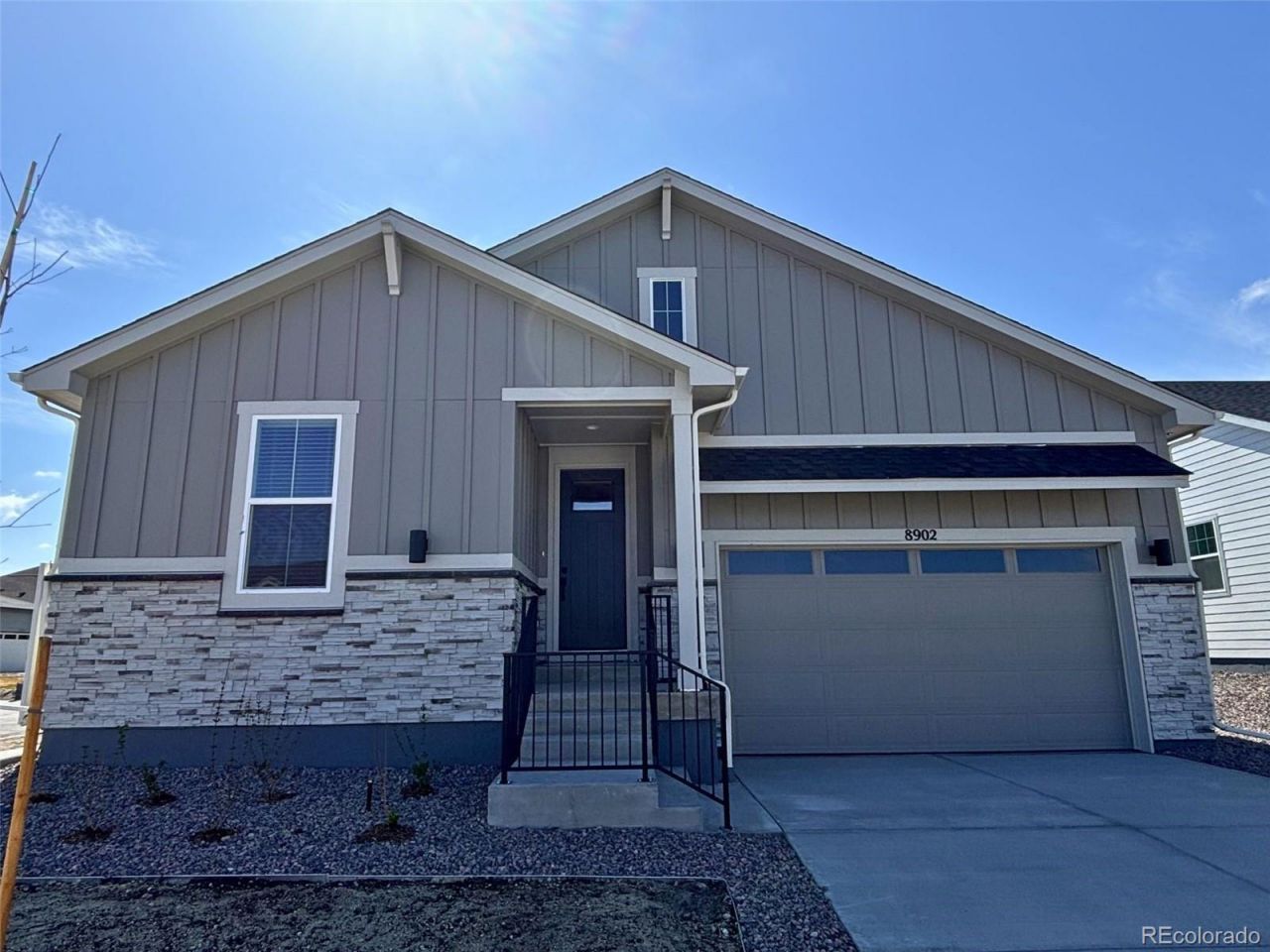 8902 S Riviera Way, Aurora, CO 80016 Main Photo