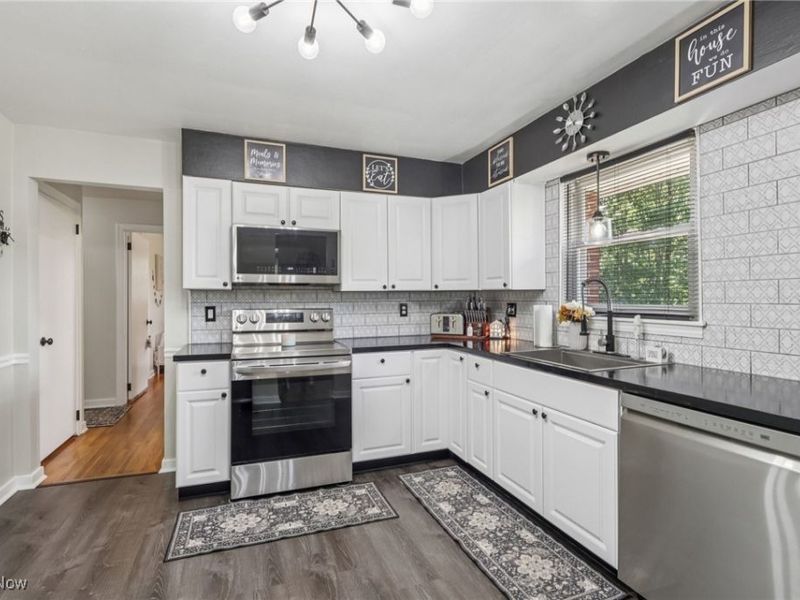 737 Moore Lane, East Palestine, OH 44413 Photo 13