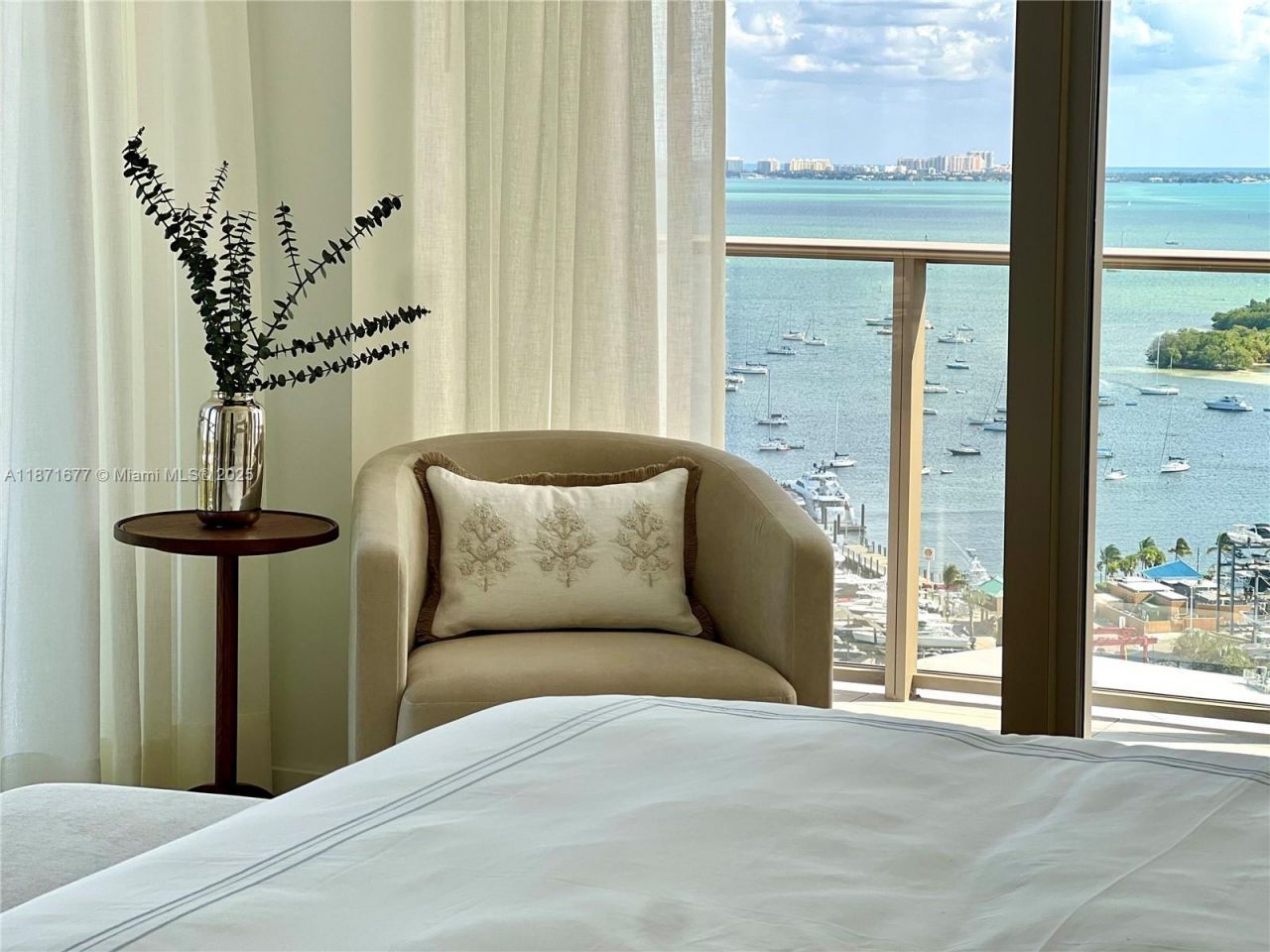 2678 Tigertail Ave, Unit 2006, Coconut Grove, FL 33133 Photo